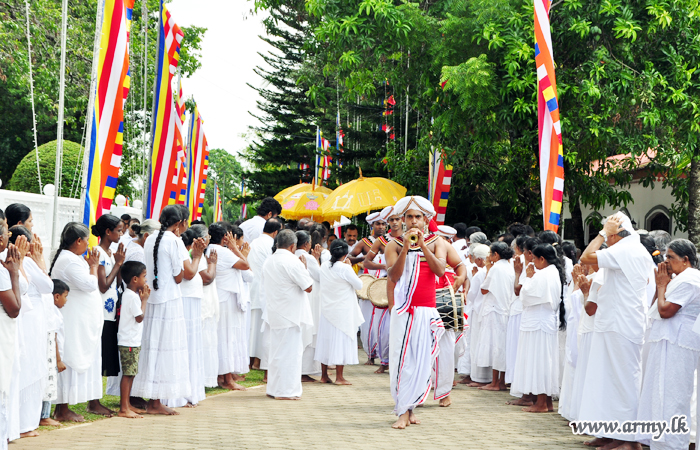 Countrywide Army Troops Add Colour and Practise 'Prathipatti' Pooja for Thrice Blessed Day