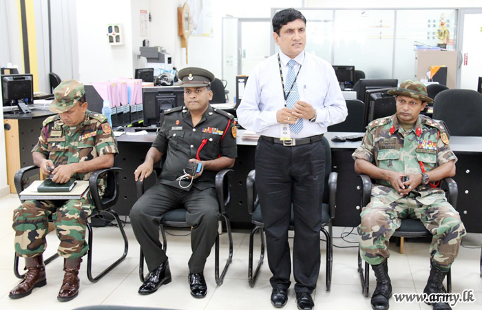 கிளிநொச்சி வங்கி அதிகாரிகளுக்கு பாதுகாப்பு தொடர்பான விழிப்புணர்வு கருத்தரங்கு 