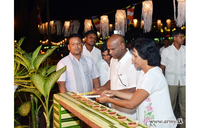 Army Chief Lights First Oil Lamp & Joins Island-wide Veneration of ‘Ranaviru Memories’