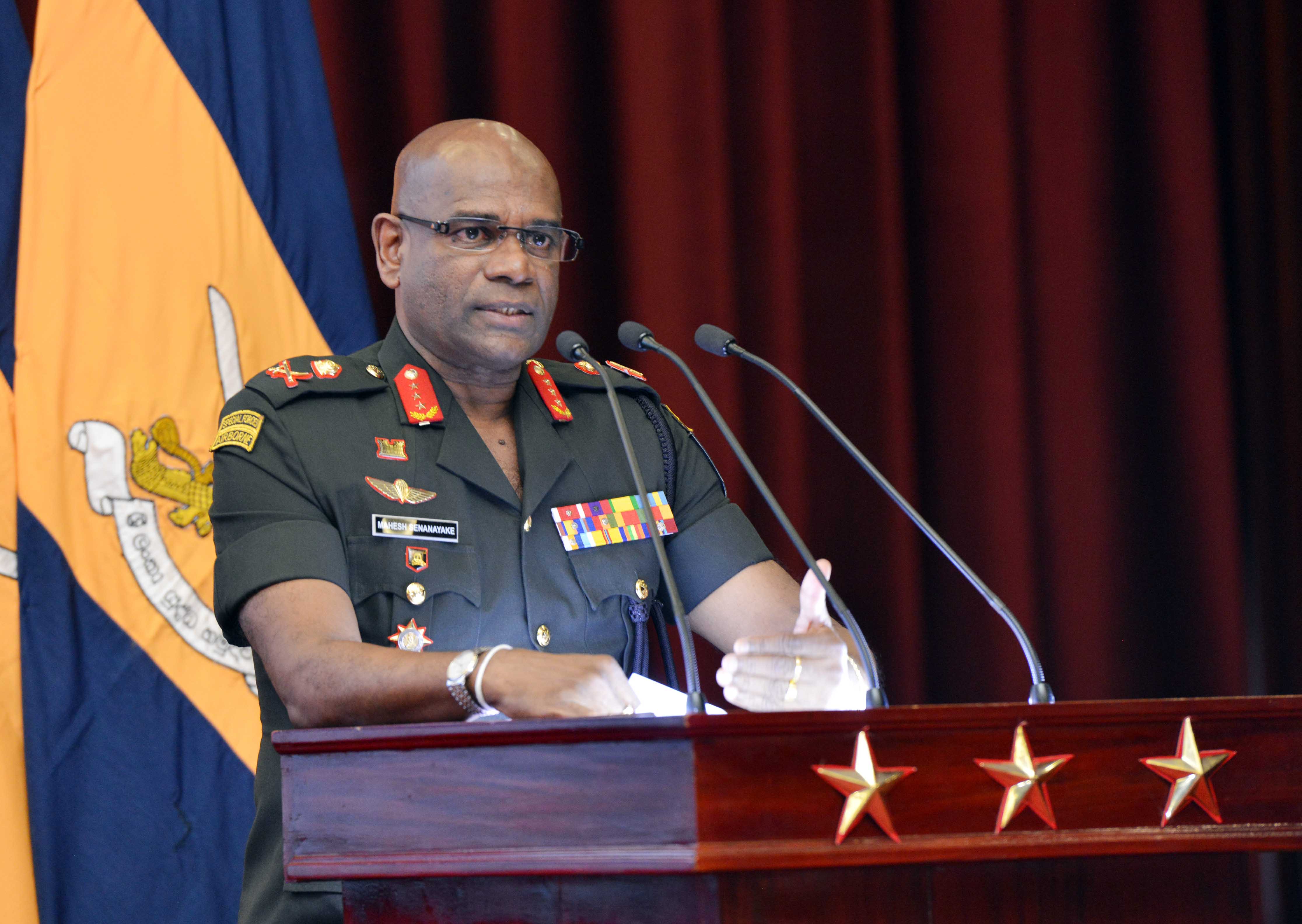 යුද්ධ හමුදාධිපතිතුමන් විසින් බණ්ඩාරනායක අනුස්මරන ජාත්‍යන්තර සම්මන්ත්‍රණ ශාලාවේ දී මානව සම්පත් වෘත්තිකයින් අමතයි