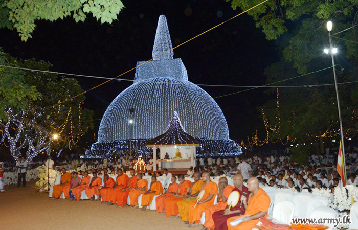 නැගෙනහිර ආරක්‍ෂක සේනා මූලස්ථානය විශේෂ ආශීර්වාද පූජාවකට එක්වෙයි