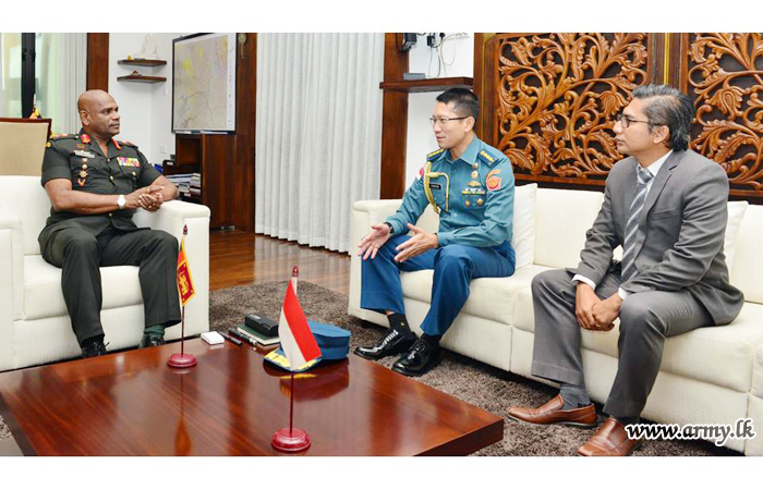 Indonesian Defence Attaché Meets Commander