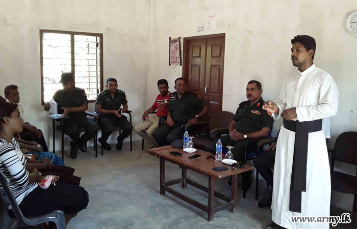 Kilinochchi Civilians Sit with Security Forces to Review Security Concerns