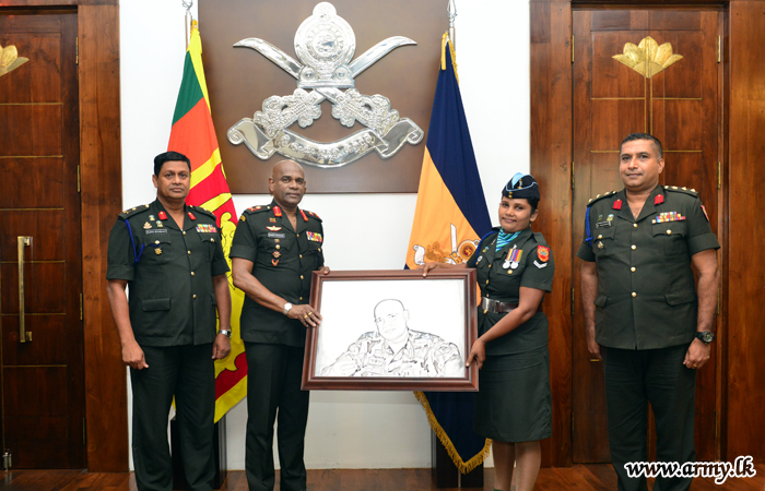 ශ්‍රී ලංකා සංඥා බළකා කලාකාරිණියකගේ නිර්මාණාත්මක කුසලතාවන් යුද්ධ හමුදාධිපතිතුමන්ගේ ඇගයීමට ලක්වෙයි
