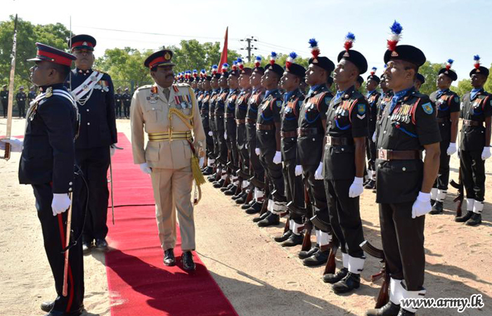 Ampara Civilians Too Join to Bid Goodbye to 24 Division, General Officer Commanding