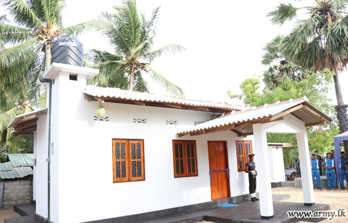 Southerner-Sponsored & Jaffna Troops Built Two New Homes Vested in Deserving Civilians  