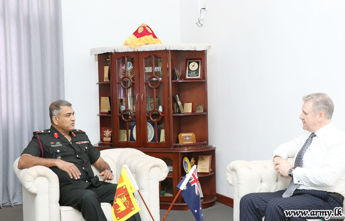 Aussie High Commissioner Meets Jaffna Commander