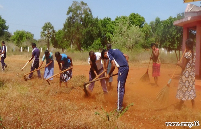 65 Division Troops Join Hands with Civilians for Mega Self-help Projects