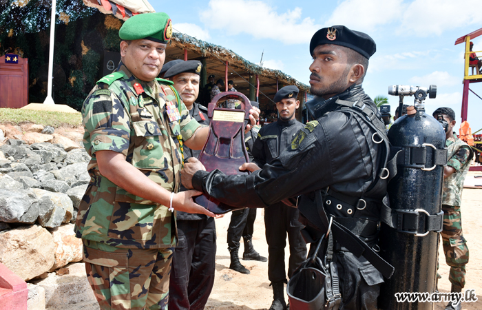 நாயறு டைவிங் (உள் நீச்சல்) பயிற்சி கல்லூரியின் வெளியேற்ற நிகழ்வில் கலந்து கொண்ட பதவிநிலைப் பிரதானியவர்கள்