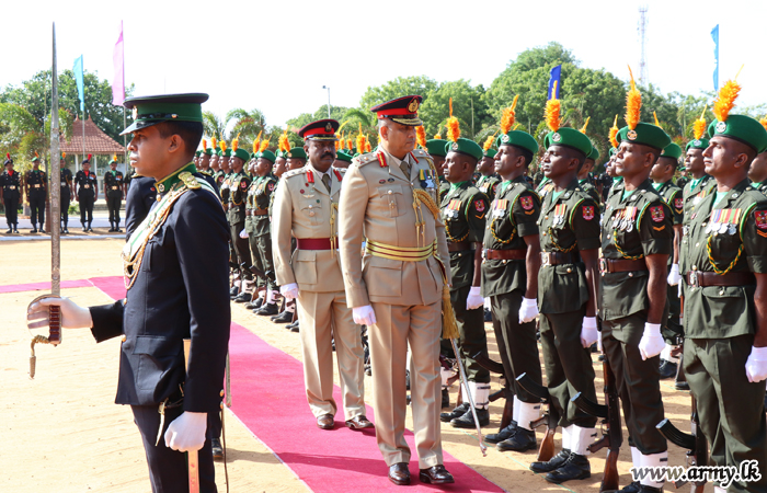 New SF-J Commander’s Makes Courtesy Visit to 52 Division