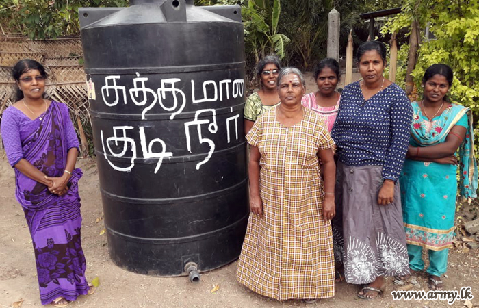 662 Infantry Brigade Gets Water Storage Tanks for Civilians
