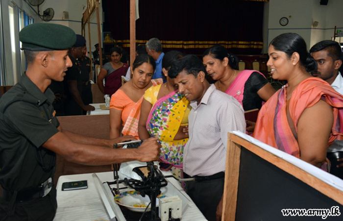 නැගෙනහිර භට පිරිස් නවෝත්පාදක 100 කට අධික ප්‍රමාණයක් ප්‍රදර්ශනය කරයි