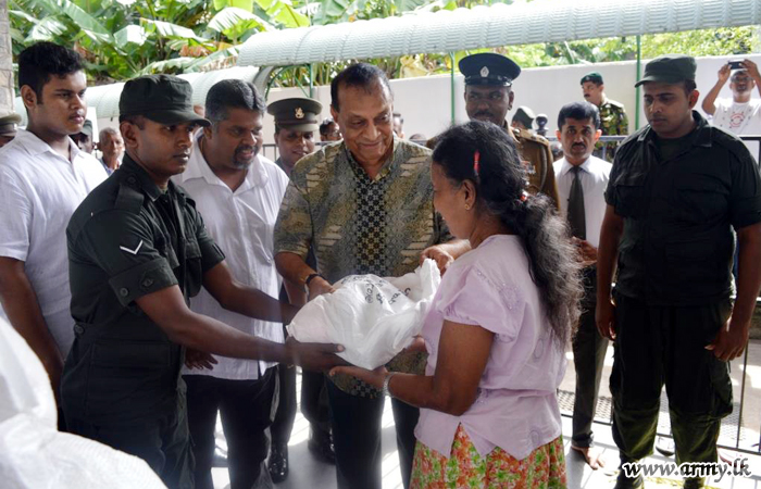 Dr Kelum Wijesinghe Foundation Donates Dry Ration Packs to Needy People