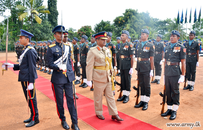 சமிக்ஞை படையணியில் புதிதாக பதவியுயர்த்தப்பட்ட உயரதிகாரிக்கு இராணுவ மரியாதைகள்