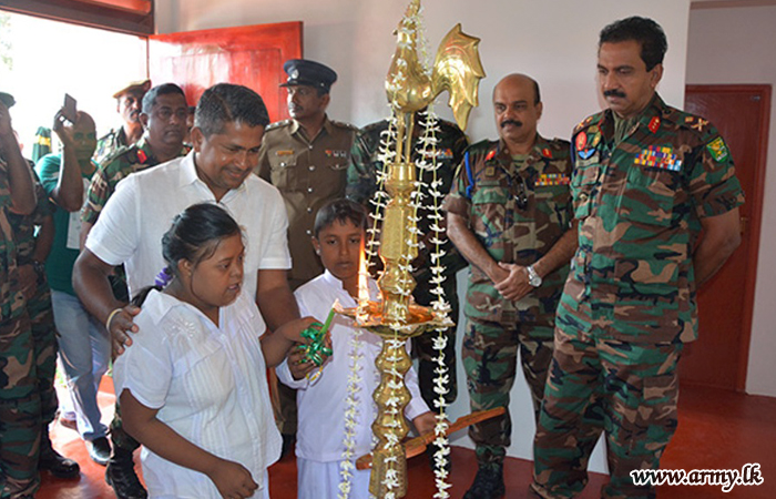 வன்னியில் ஏழை குடும்பங்களுக்கான வீடுகள் வழங்கிவைப்பு