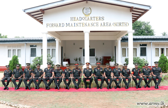 ආරක්‍ෂක සේනා ආඥාපතිතුමන් සහ ඉදිරිනඩත්තු පෙදෙස (උතුරු) ආඥාපතිතුමන් අතර හමුවක්