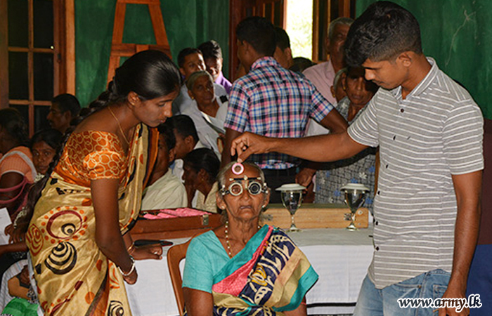 இராணுவத்தினரது உதவியுடன் கண் சிகிச்சை முகாம்