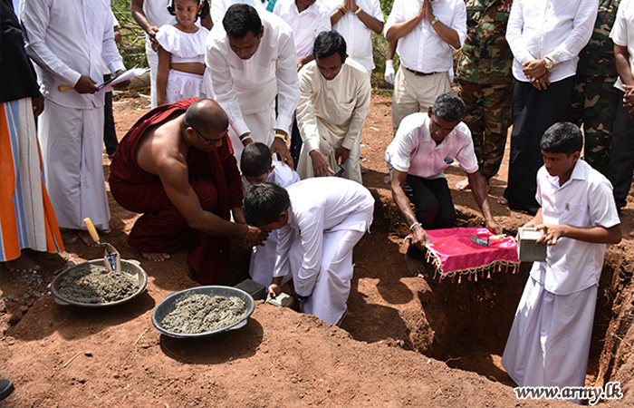 චෛත්‍යයේ ඉදිකිරීම් කටයුතු සඳහා වන්නි ආරක්‍ෂක සේනා මූලස්ථානයේ සහාය 