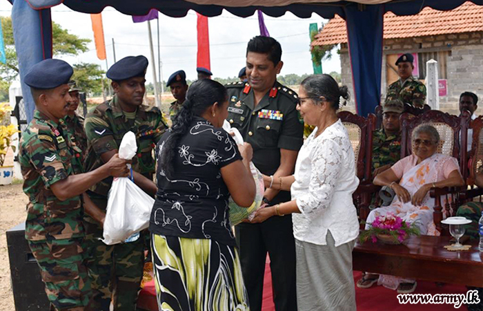 542 ஆவது படைத் தலைமையகத்தினால் உலருணவு பொருட்கள் வழங்கி வைப்பு