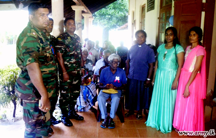 Jaffna Troops Provide Meals & Dry Rations on World Elders’ Day