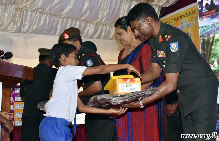 Troops in Mullaitivu Get Lions Clubs Patronage on 'World Children's Day'