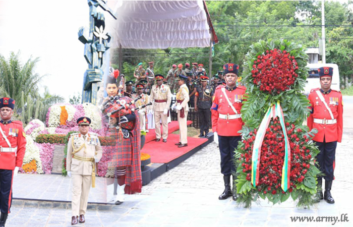 They Venerate GR War Heroes in Flowers & Recollect Their Unmatched Sacrifices