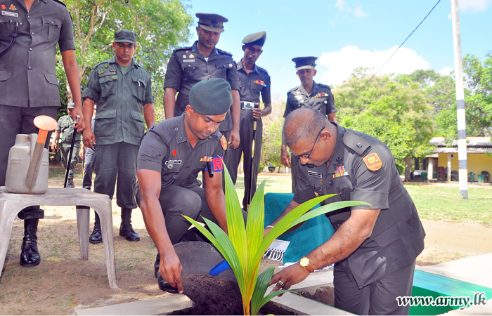 1 වන ශ්‍රී ලංකා සිංහ රෙජිමේන්තුව සිය 63 වන සංවත්සරය වැඩසටහන් කිහිපයක් සමගින් අති උත්කර්ෂවත් අයුරින් පැවැත්විය