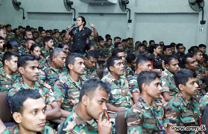 Jaffna Troops Listen to Lectures on ‘Blissful Army Life’