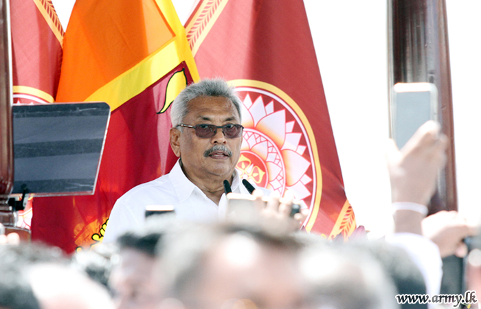 புதிய ஜனாதிபதியின் இராணுவ வரலாறு  