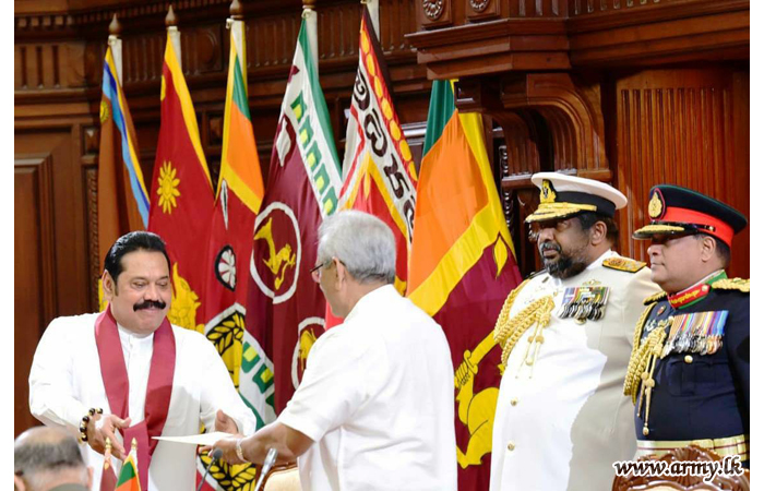 Hon Mahinda Rajapaksa Sworn in as New Prime Minister of Sri Lanka