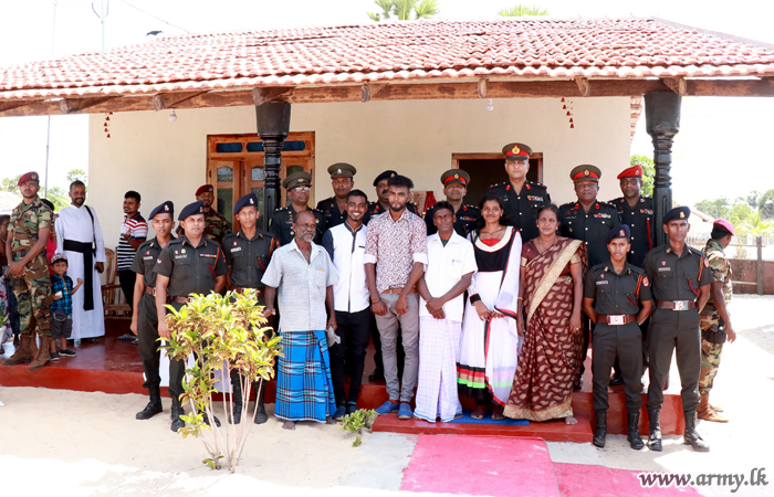 Jaffna Troops Get Army-built 698th New Home for One More Deserving Family
