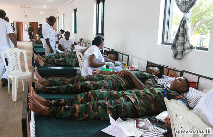 Nearly 300 Jaffna Troops Replenish Blood Stocks 