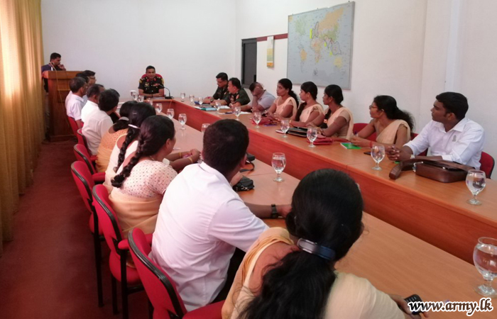 கிராம சேவையாளர்களின் சிவில் தொடர்பாடல் சேவைகளை அறிந்து கொண்ட 57ஆவது படையினர் 