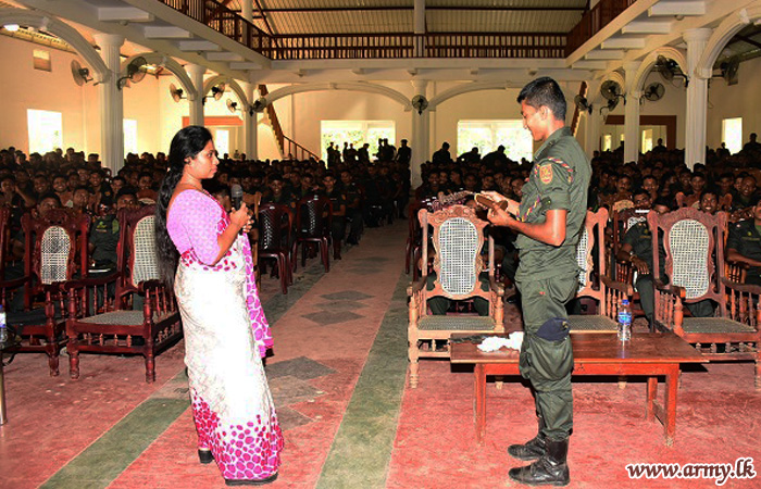 கிளிநொச்சி படையினர்களுக்கு எயிட்ஸ் தொடர்பான செயலமர்வு