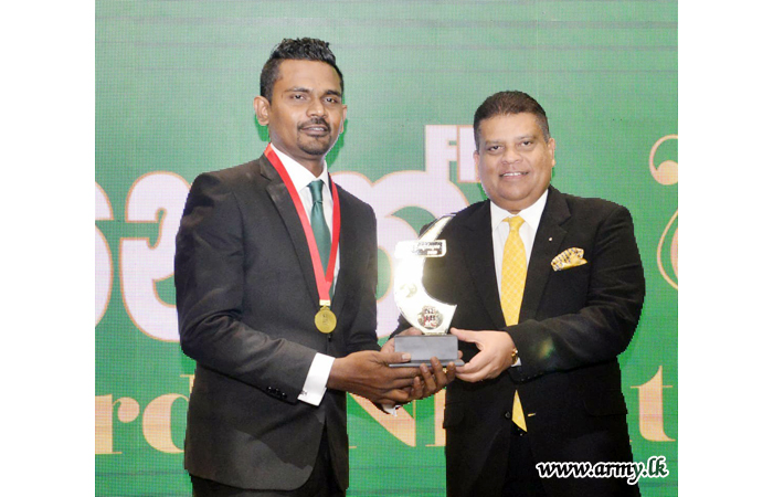 'නෙත් එෆ්එම්’ සම්මාන රාත්‍රියේදී යුද්ධ හමුදාධිපතිතුමන් ‘නෙත් එෆ්එම්’ ගුවන් විදුලි නාලිකාවේ සේවය අගයයි