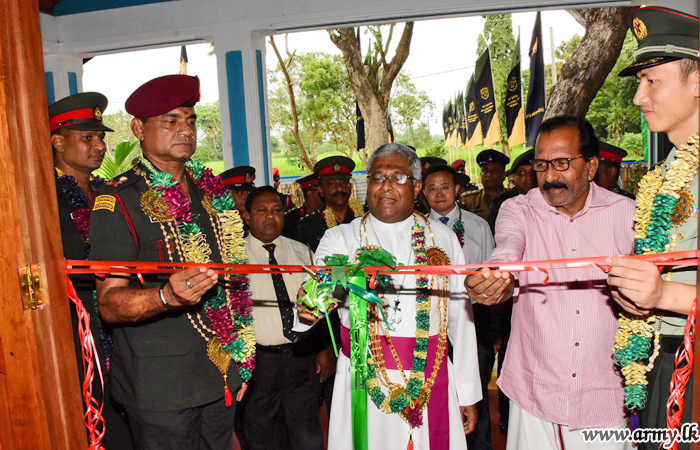 Church Hierarchy Presents Mementos to Skilled Army Personnel for Renovation Work