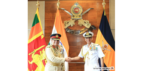 Indian Navy Chief on Goodwill Tour Calls on Commander of the Army