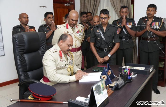 புதிய இராணுவ பயிற்சி கல்லூரி தளபதியின் பதவி பொறுப்பேற்பு