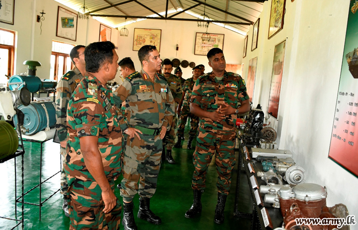 இந்திய இராணுவ குழுவினர் பொறிமுறை காலாட் படைத் தலைமையகத்திற்கு விஜயம்