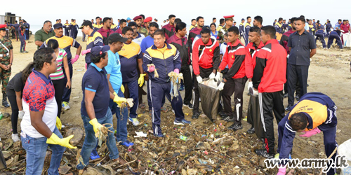 යුද්ධ හමුදාධිපතිතුමන්ගේ සංකල්පයකට අනුව දිවයින පුරා වෙරළ තීරය පිරිසිදු කිරිමේ ව්‍යාපෘතියක් 