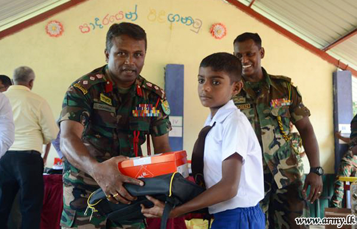 622 Brigade Troops Get School Incentives for Students in Remote School