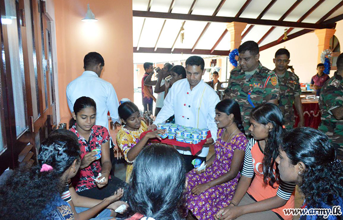 Troops Entertain Inmates at Children’s Home to Lunch   