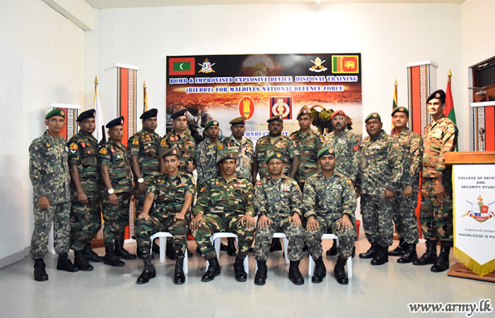 Sri Lanka Army Experts on Explosive Devices Train Security Forces in Maldives