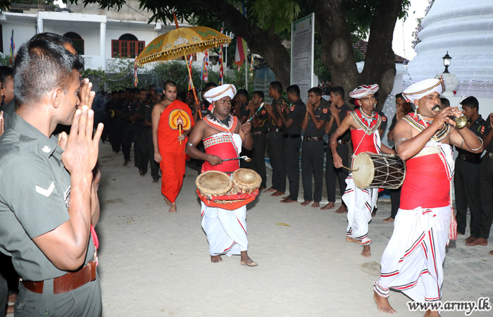 දිවයින පුරා පිහිටි ආරක්‍ෂක සේනා මූලස්ථාන, ඒකක සහ බලඇණියන් එක්ව ආශිර්වාද පූජා පවත්වයි