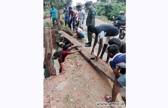 படையினரால் பழுதடைந்த வீதி மீள் நிர்மானிப்பு