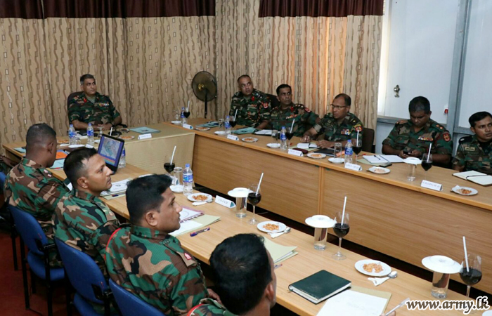 Jaffna Commander Makes Field Visits to 52 Division, 51 Division & Brigade HQs 