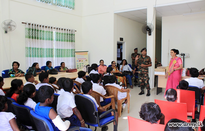 Jaffna Troops Get Free Medical Consultations for Marathankerni Civilians