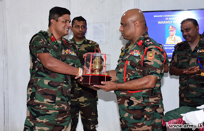 Commander Security Forces- Kilinochchi Makes Official Visits to Brigades 