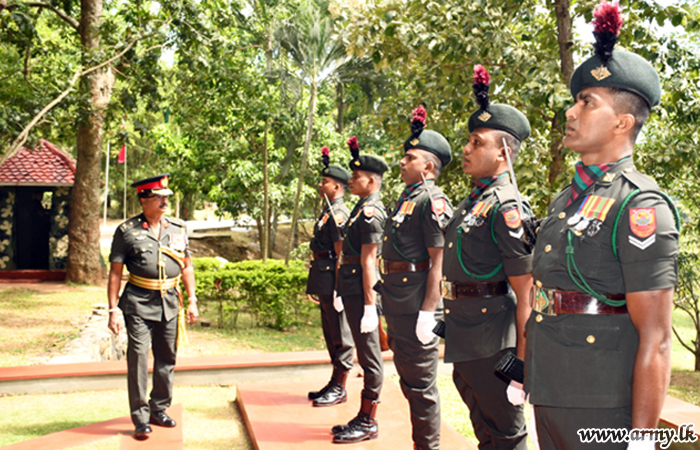MIR Colonel of the Regiment Visits 4 MIR 