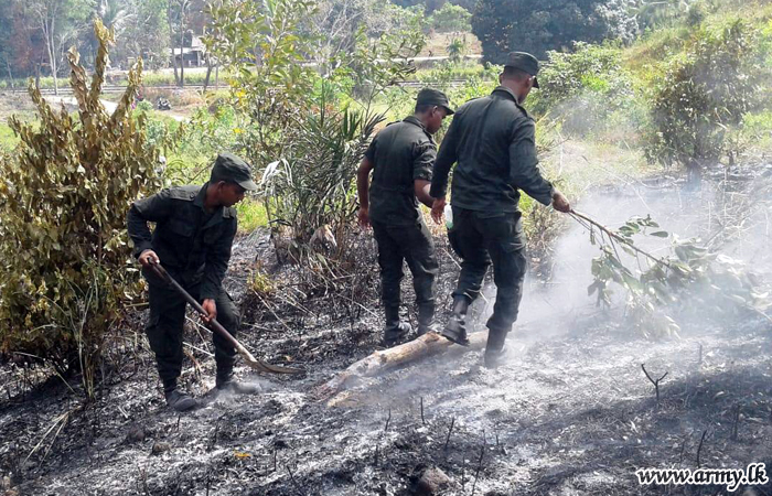 Troops Assist Control Bushfire in Bothale - Mirigama